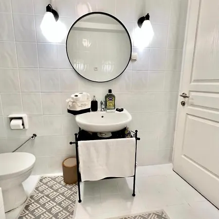 Kadikoey Genis Ve Ferah Apartment